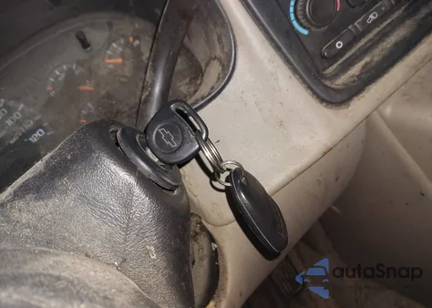 2004 Chevrolet Silverado 1500 Lt from USA, damaged, VIN 2GCEC19T741104057